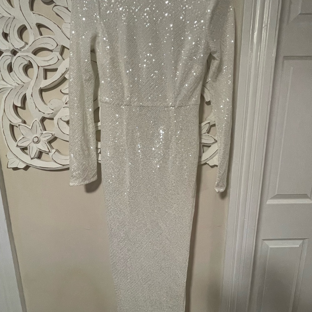 White long sleeve open back midi sequin dress - Picture 4 of 5